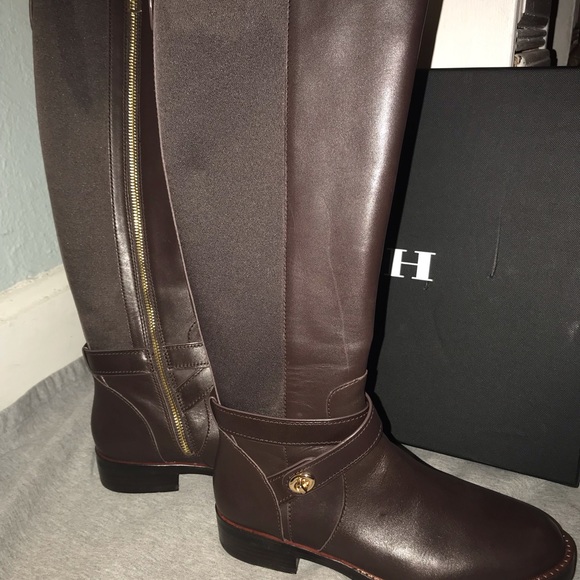 Coach Turnlock Riding Boots. Mahogany - Picture 4 of 8